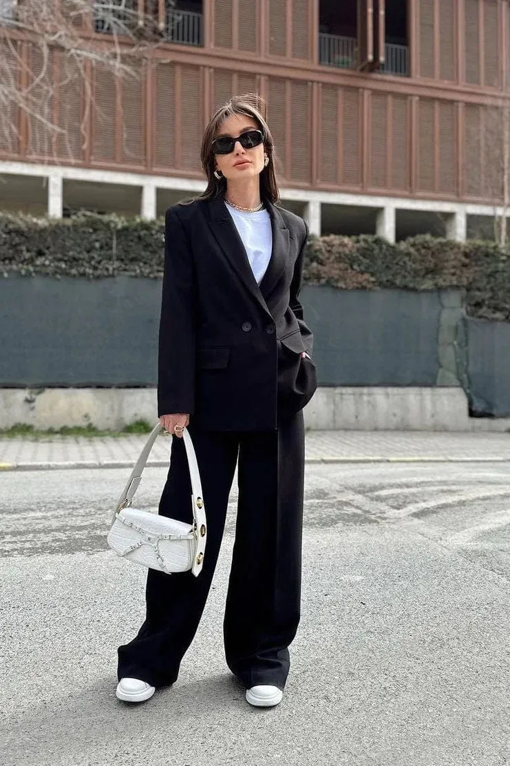 Ensemble Tailleur Noir – Blazer Oversize et Pantalon Élégant pour Femmes