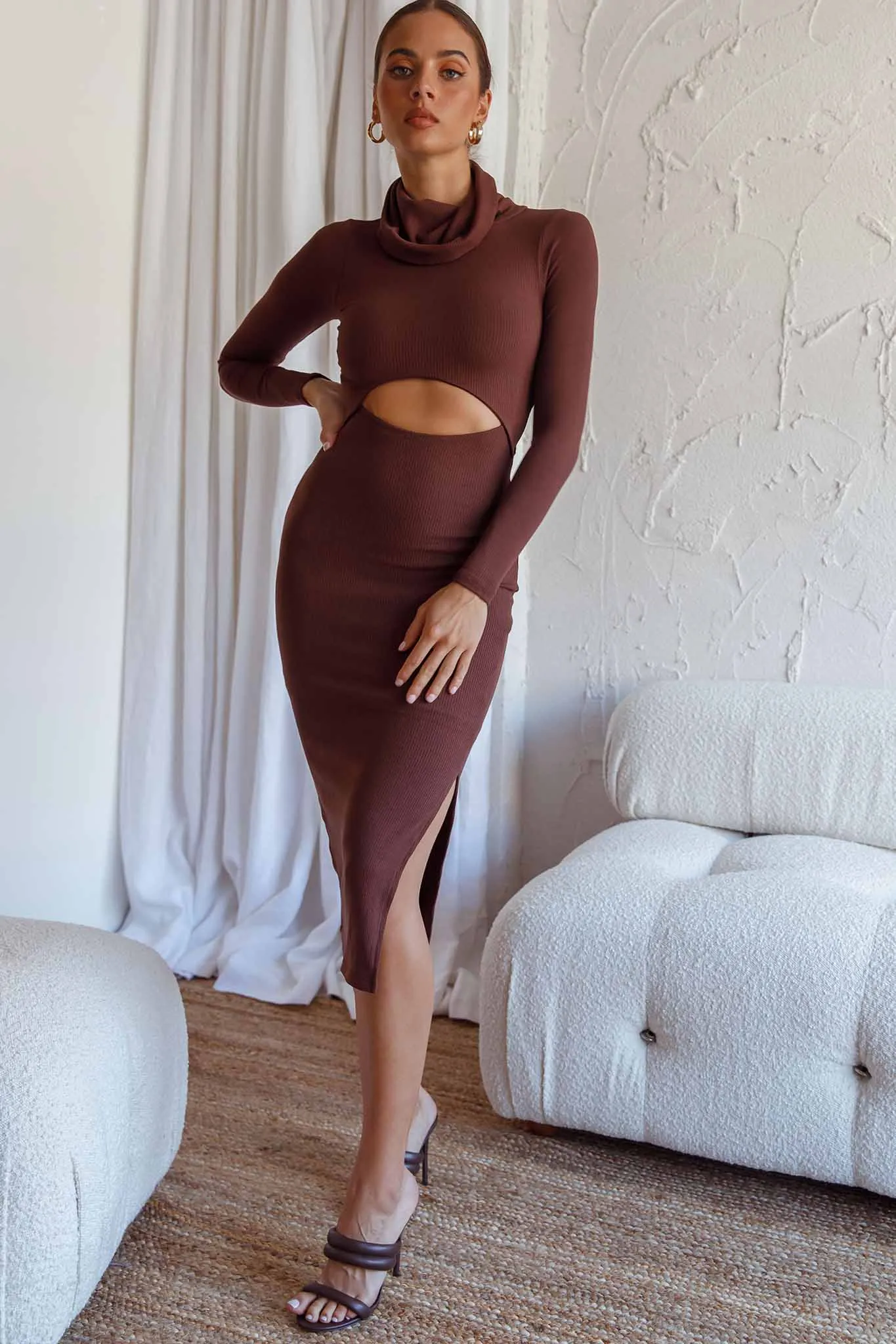 Nostalgia Cut-Out Waist Turtleneck Knee Length Dress Chocolate