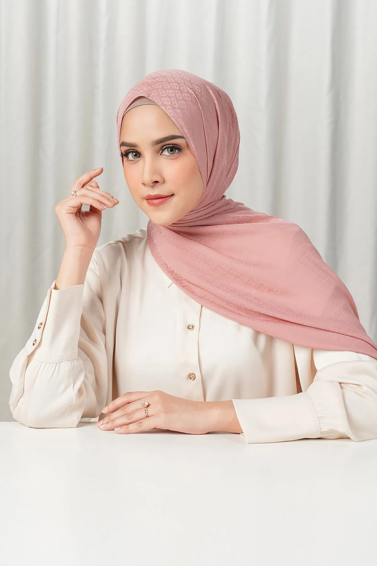 Tapis Satin Jacquard Shawl - Ash Rose