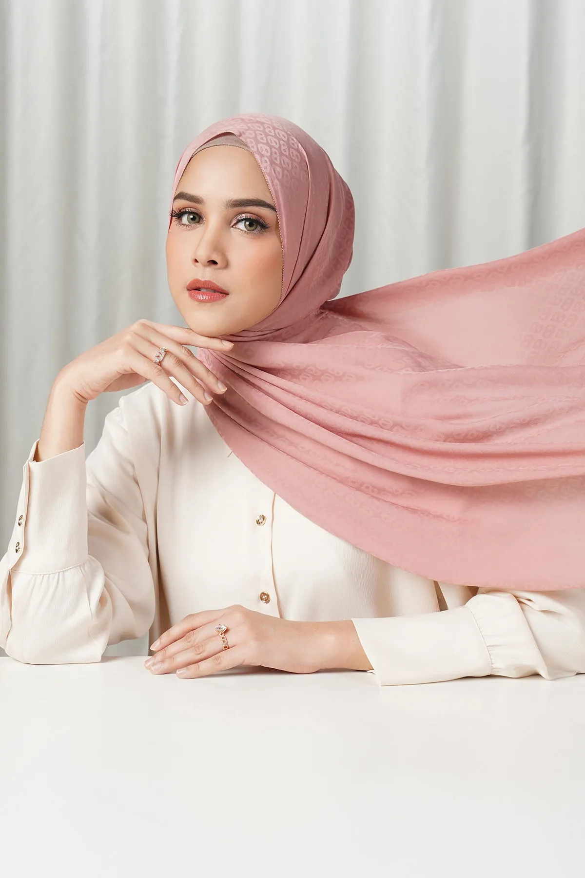 Tapis Satin Jacquard Shawl - Ash Rose